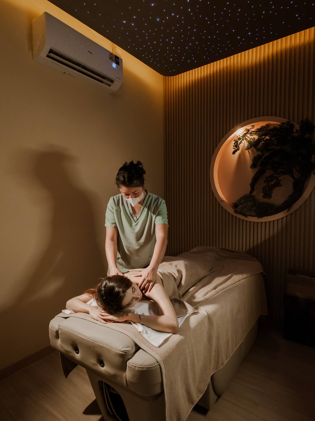 Thai Massage vs. Aromatherapy Massage: Which Should You Choose?